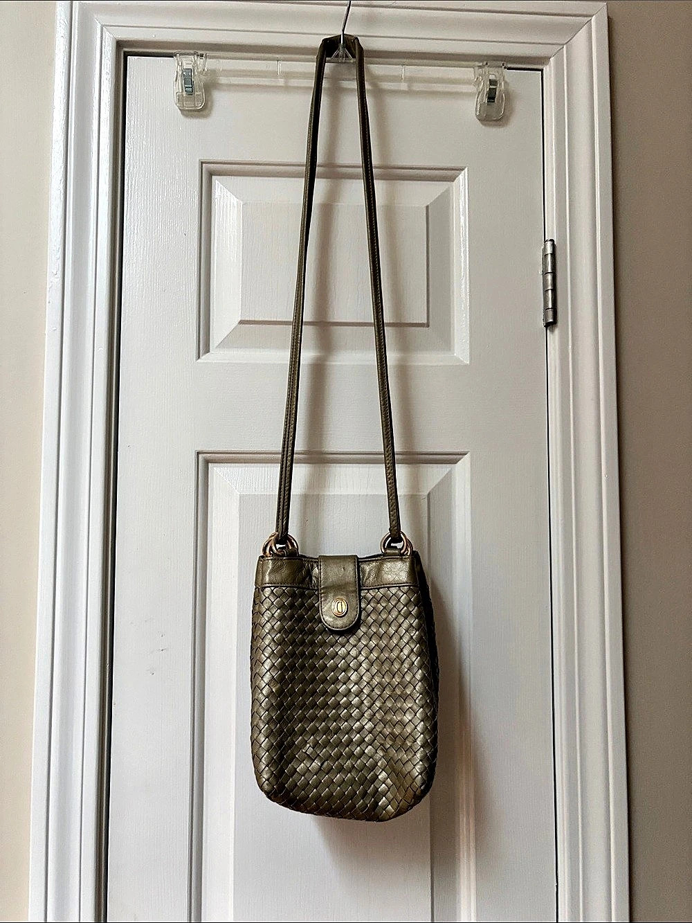 Ganson Woven Crossbody Bag in Green/gold